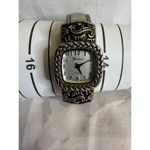 Vintage Geneva Silver Tone Decorative Wristwatch #8041
